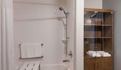 King Suite - Accessible/Non-Smoking