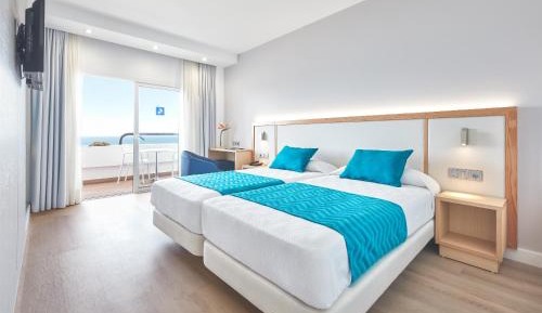 Double or Twin Room with Sea View