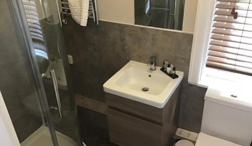 Twin Room with Shower
