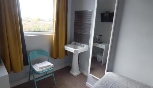 Single Room with Shared Bathroom