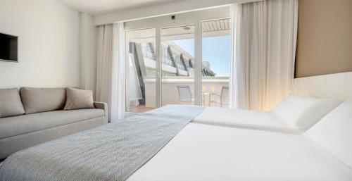 Standard Twin Room with Sea View