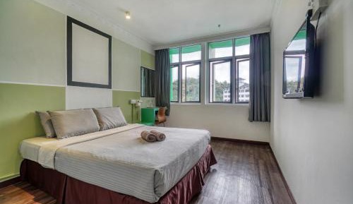 Deluxe Queen Room