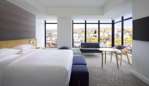 King Room with View and Accessible Shower - Disability Access