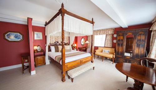 Four Poster Suite 