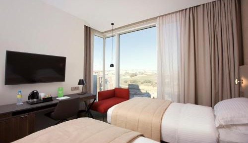 Standard Twin Room - High Floor