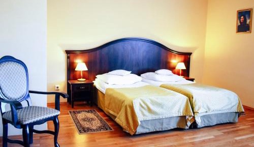 Large Double Room
