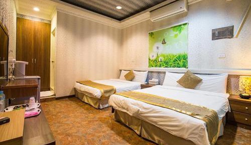 Quadruple Room with Private Bathroom