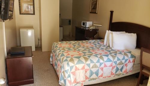 Deluxe Queen Room