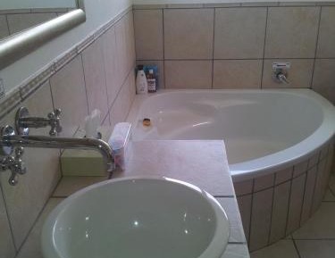King or Twin Room with Bath or Shower