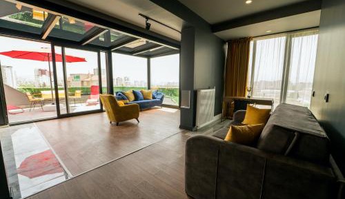 Deluxe Suite with Mountain View - Ski Package