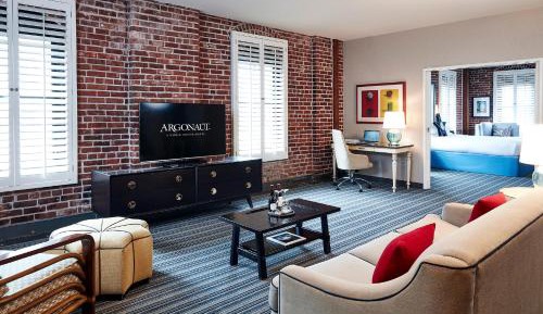 One-Bedroom Suite - King Bed