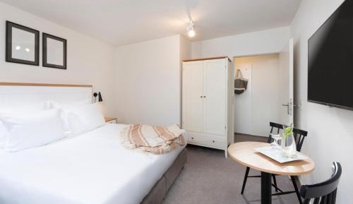 Double Room / Holiday Home