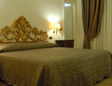 Double Room (1 Adult)