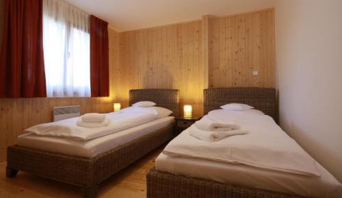 Chalet (4 Adults)