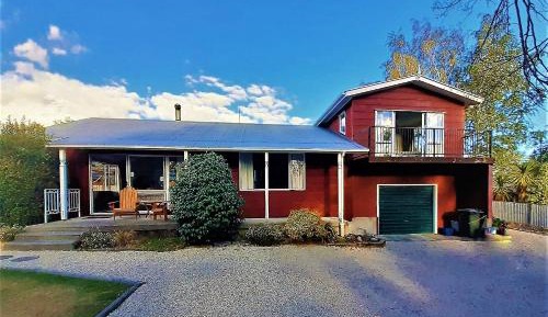 Three-Bedroom Holiday Home 