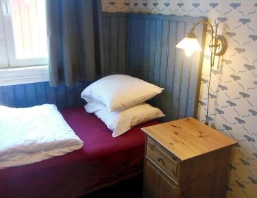 Single Room with Shared Bathroom