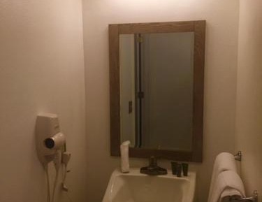 King Room with Roll-In Shower - Disability Access