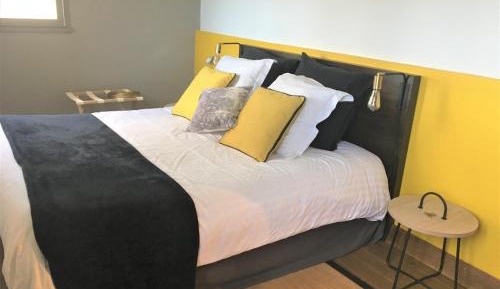 Quadruple Room with Private Bathroom