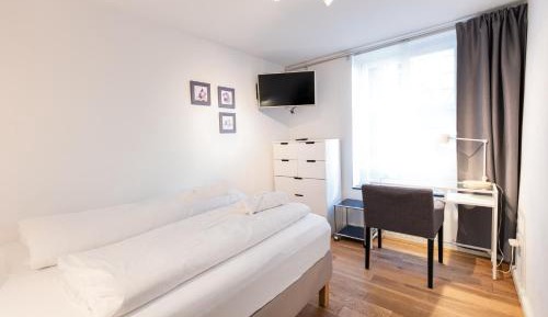 One-Bedroom Apartment - Annex