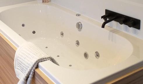 Suite with Spa Bath