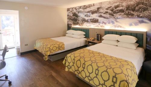 Queen Room with Two Queen Beds - Non-Smoking