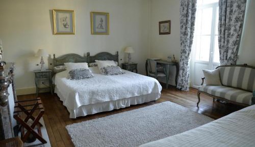 Family Room (3 Adults)