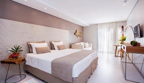  Deluxe room with king size bed