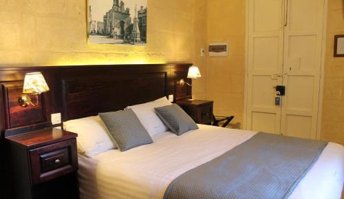 Deluxe King Suite