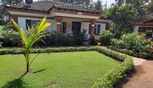 Villa with Garden View