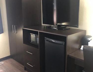 Queen Room - Disability Access/Non-Smoking