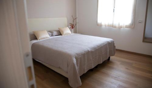 Double or Twin Room with Private Bathroom