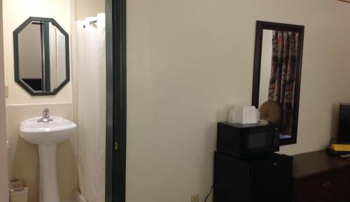 King Room - Non-Smoking