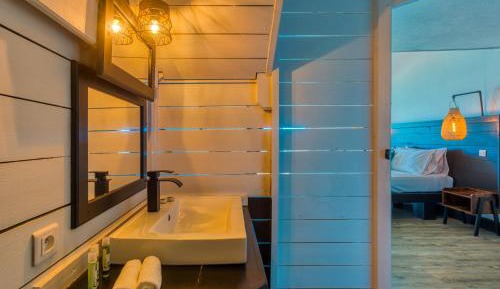 Deluxe Suite with Sea View