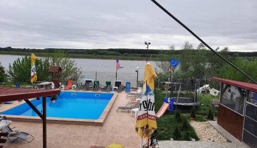 Queen Room with Pool View