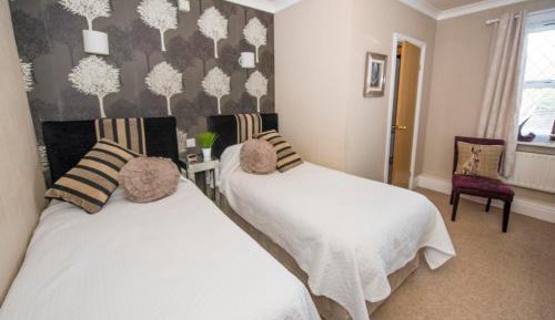 Twin Room with Shower