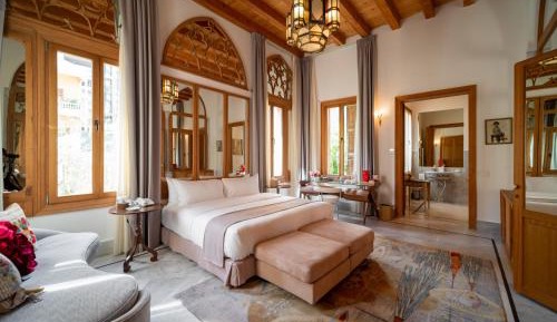 Superior King Suite