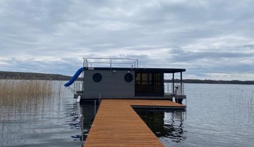 Apartment with Lake View