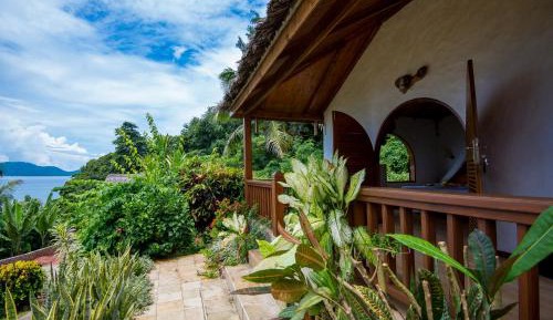 Standard Double Room with Garden and Sea View