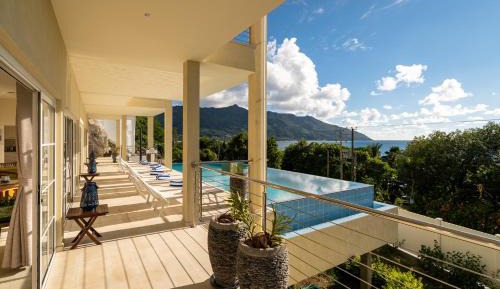 Double Room with Balcony and Sea View