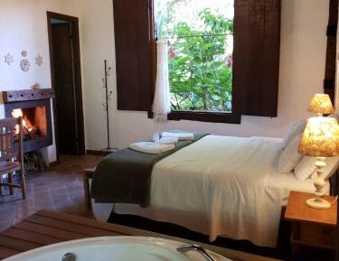 King Suite with Spa Bath - Hortela