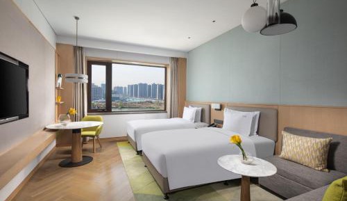 Standard Twin Room with City View