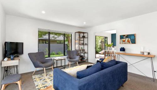 Apartment with Garden View