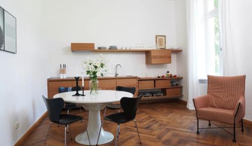 Superior One-Bedroom Apartment