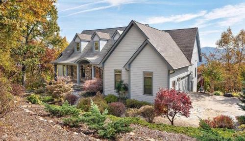 Five-Bedroom Holiday Home