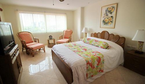 Two Bedroom Balcony Apartment With Spa Bath