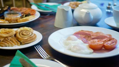 Family Room with Garden View
