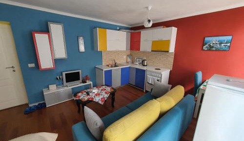Two-Bedroom Apartment with Mountain View