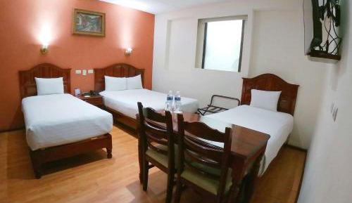 1 Double Bed and 2 Single Beds - Non Smoking