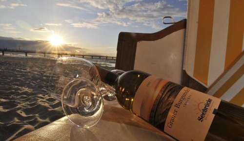 Apartment with Balcony and Sea View