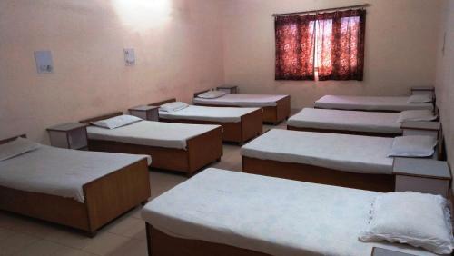 8-Bed Mixed Dormitory Room